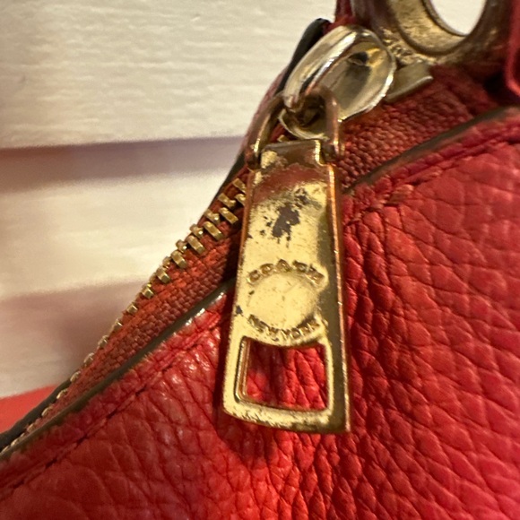 Coach  Red Shoulder hobo Bag wt horse & carriage logo . - Picture 9 of 16